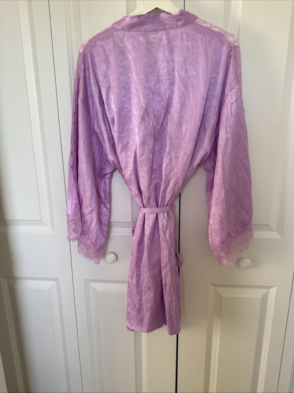 Victoria's Secret Lace Trim Viscose Robe Size M/L Lilac Flowery Pattern Bridal - Picture 11 of 15